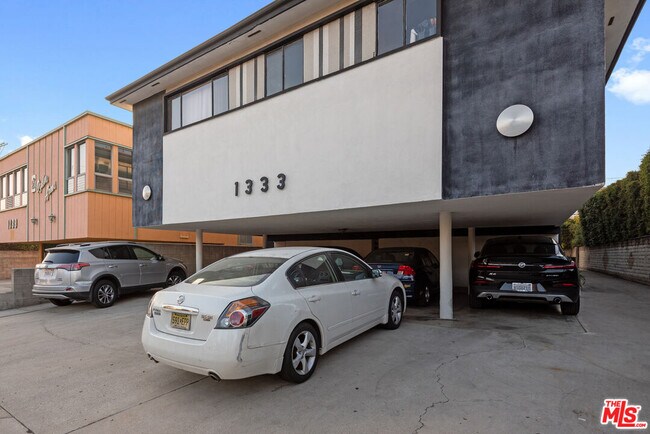 Building Photo - 1333 S Ogden Dr