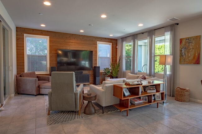 Building Photo - 74500 Xander Ct