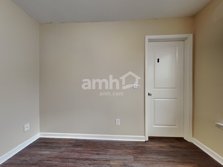 Building Photo - 30 Winslow Cir