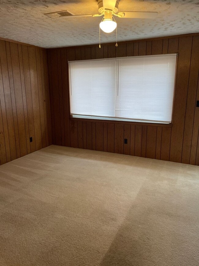 Building Photo - 2123 S Union Grove Rd