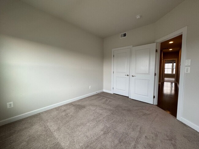 Building Photo - Stunning 4 Level 4 Bed 3/2 Bath Home With Balcony And Deck In Westmoore At Moorefield