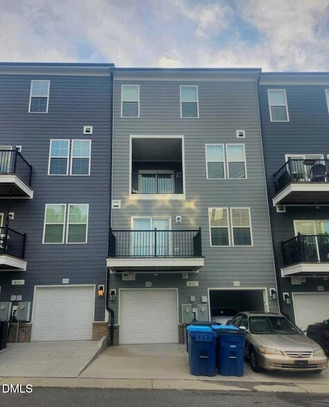 Building Photo - 602 Market Grove Dr