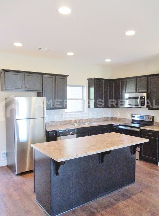 Building Photo - Town Home for Rent in Calera! Coming Soon!