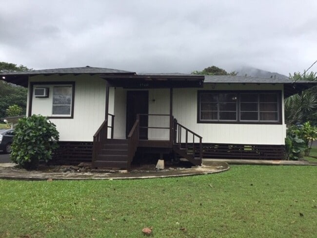 3 BED 1 BATH BIG YARD WITH CARPORT KANEOHE - 3 BED 1 BATH BIG YARD  WITH CARPORT KANEOHE