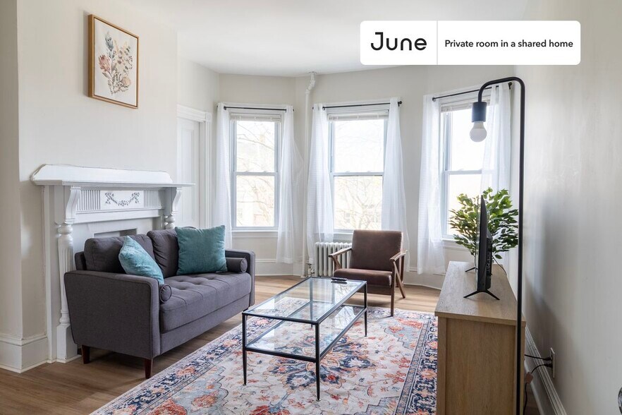 Building Photo - Room in Shared 3 bed/1 bath home