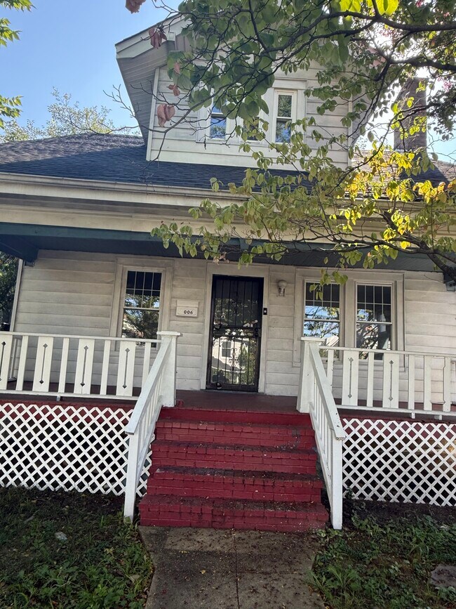 Building Photo - 3006 South Dakota Ave NE