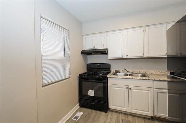 Building Photo - 2841 Belvedere Ln