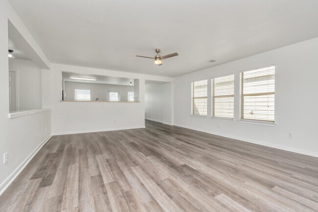 Building Photo - 7019 Parkford Meadow Dr