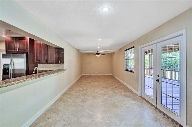 Building Photo - 5550 SW 130th Ave