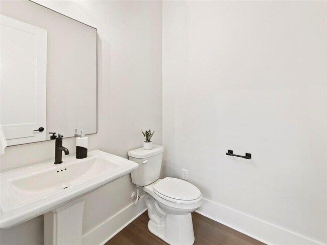 Building Photo - 355 Chiswick Cir