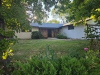 Building Photo - Pet Friendly family home