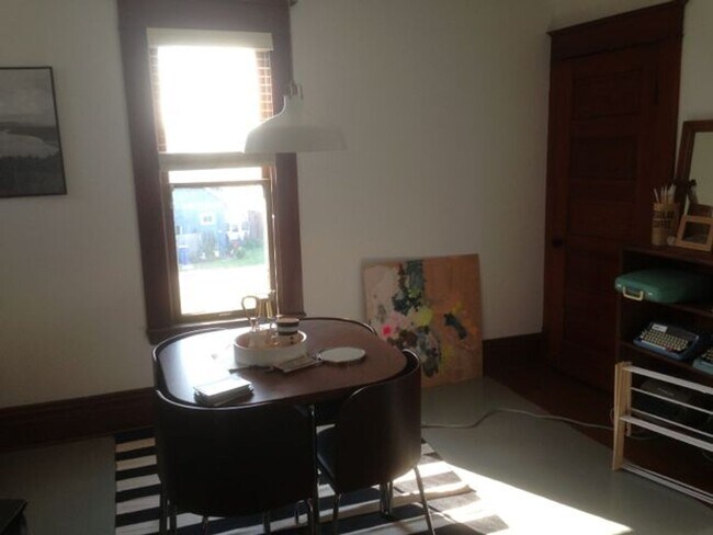 Building Photo - 2500 Fuller Ave NE