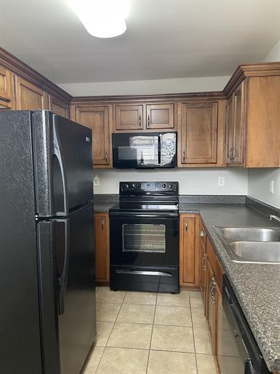 Kitchen - 210 S McLean Blvd