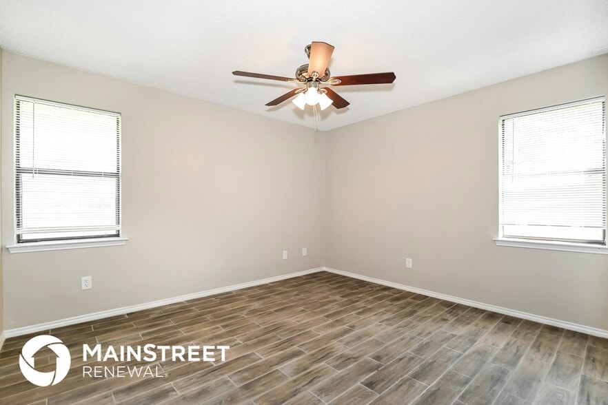 Building Photo - 1028 Eastridge Cir