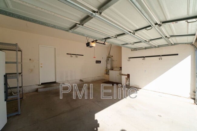 Building Photo - 27879 Skycrest Cir Dr