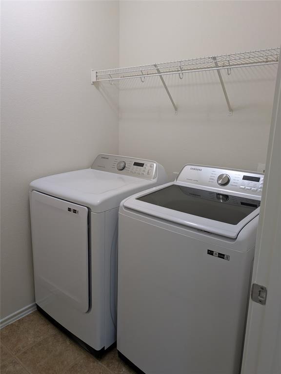 Building Photo - 209 Phillips St