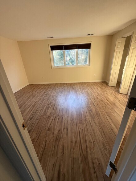 Master Bed-1 - 76 Oak Ridge Dr