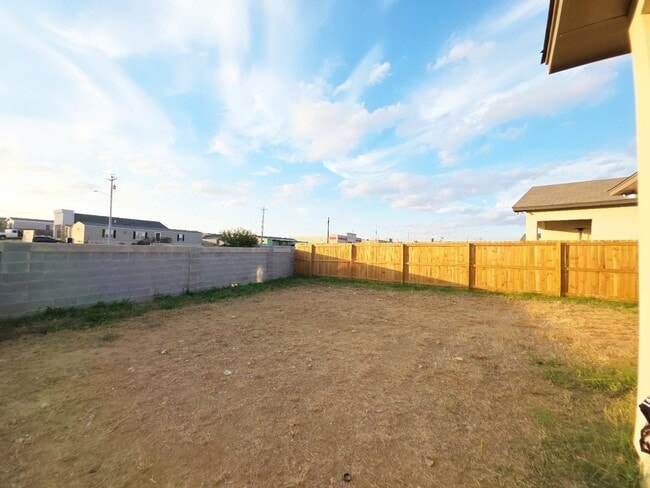 Building Photo - 5310 Aceituno Dr