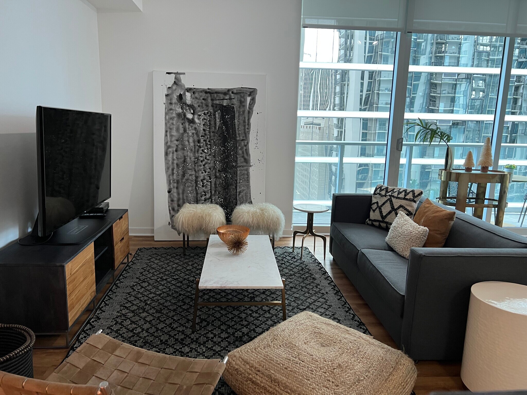 Building Photo - 300 S Biscayne Blvd