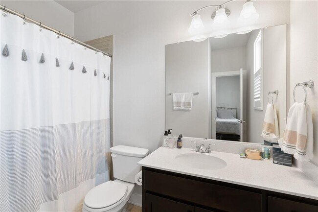 Building Photo - 1514 Arcilla St