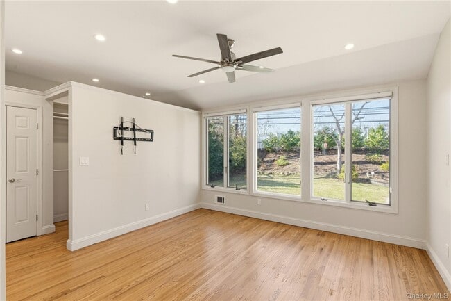 Building Photo - 24 Green Dr