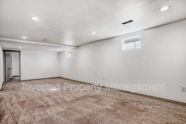 Building Photo - 3004 S Zurich Ct