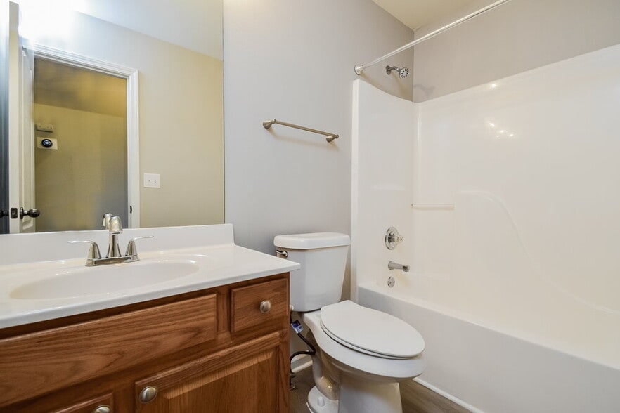 Building Photo - 6933 Grand Hickory Dr