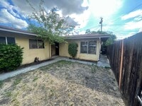 Building Photo - 2 bedroom 1 bath duplex for rent!!!