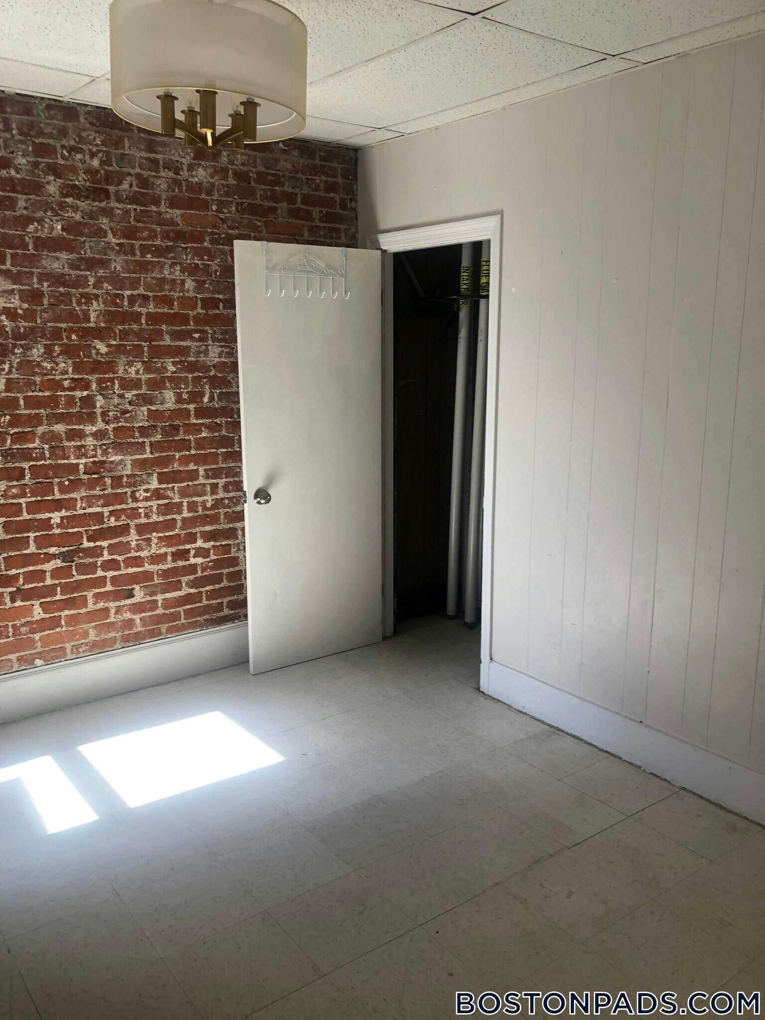 Building Photo - 7 Linden St