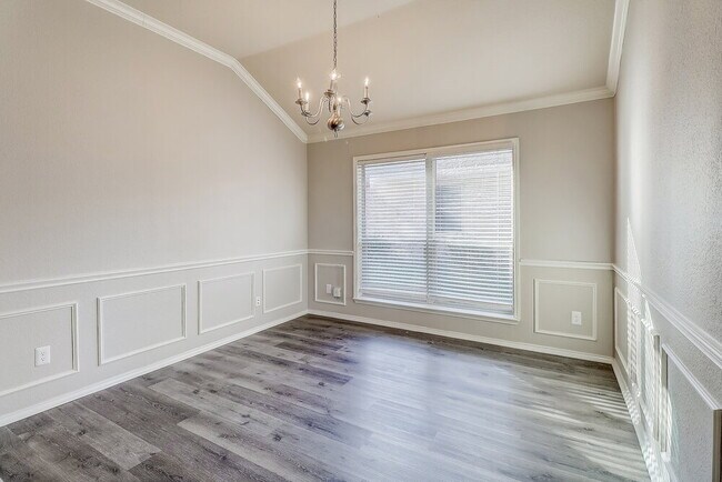 Building Photo - 903 Grouse Rd