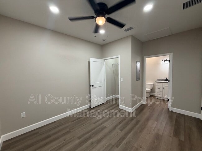 Building Photo - 1418 SE Magnolia Loop