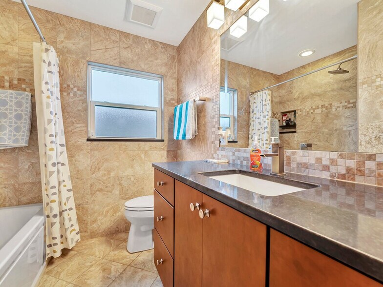 Building Photo - 3204 S Maritana Dr
