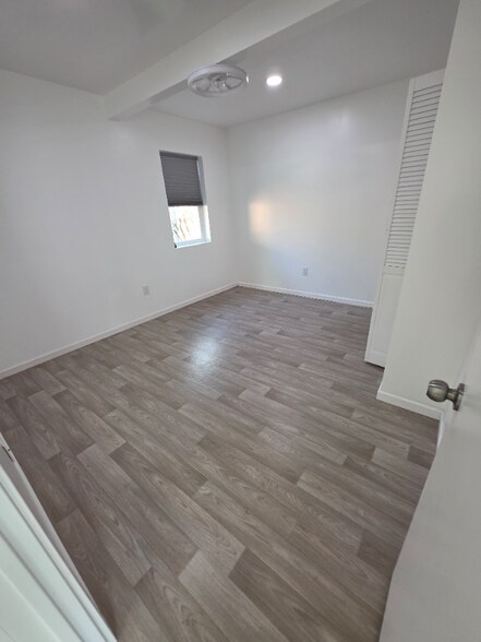 Building Photo - 8034 Ney Ave