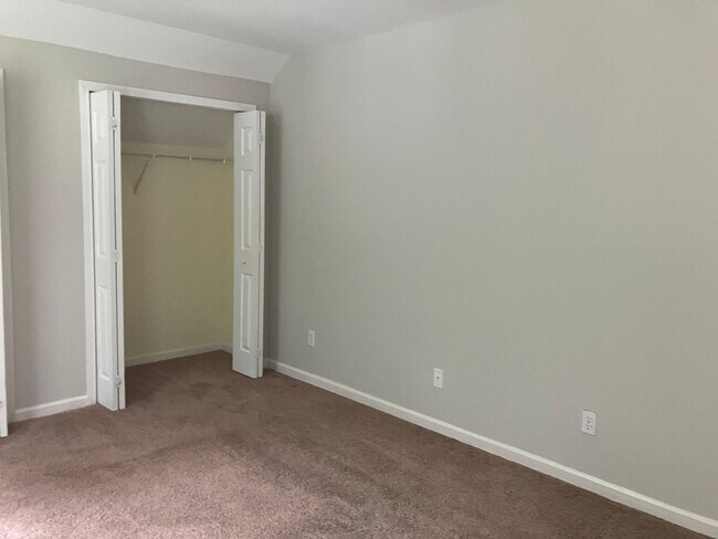 Building Photo - 426 Live Oak Walk