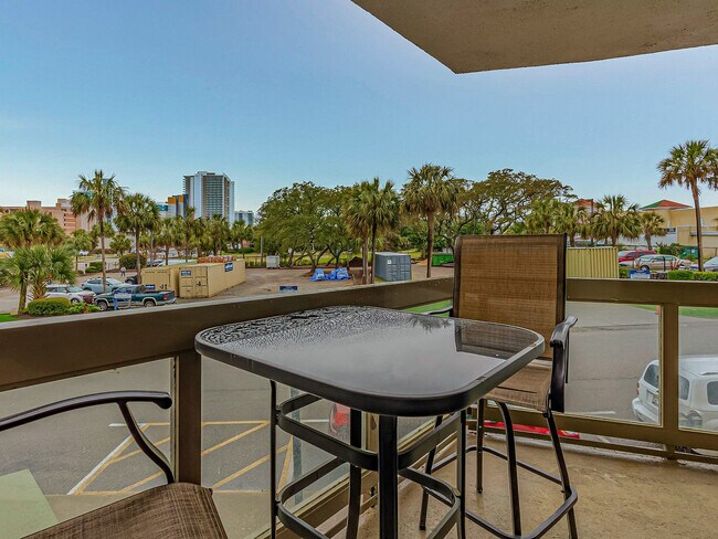 Building Photo - 400 20th Ave N