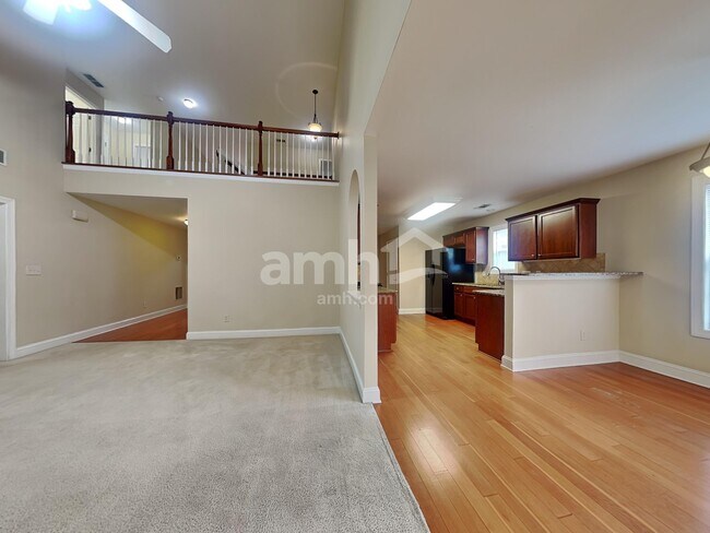 Building Photo - 2116 Benchmark Dr SW