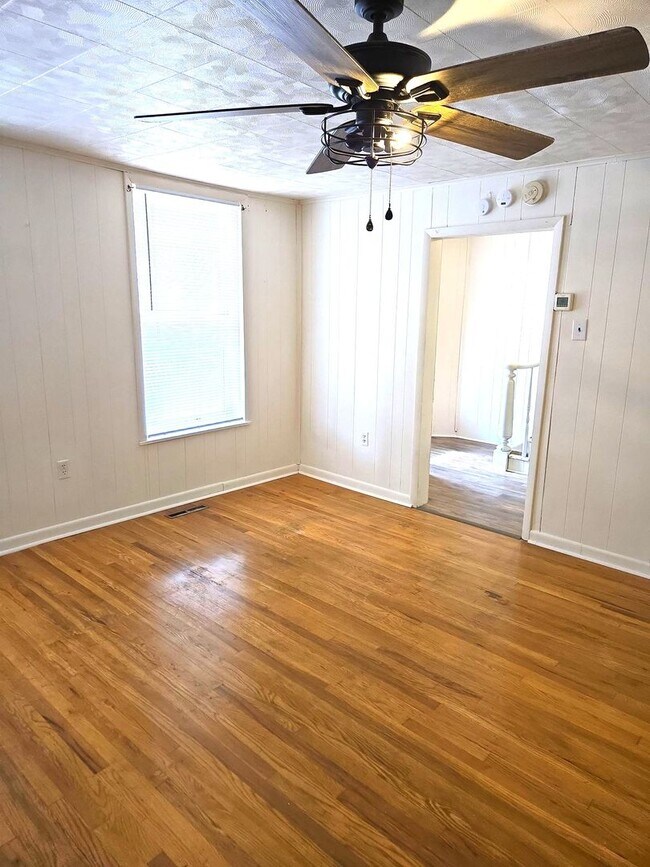 Building Photo - Spacious 3-bedroom single-family home in Chambersburg Borough