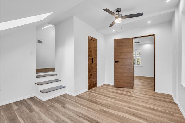 Building Photo - 41 Hickory Oak Dr