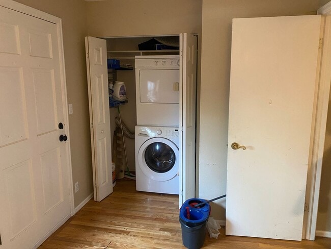 Building Photo - 2 Bed Plus Office 1.5 Bath Two Floor Condo In Ideal Central Boulder Location!