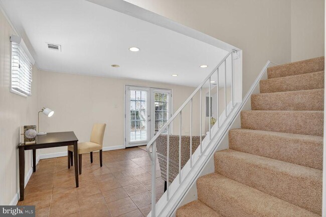 Building Photo - 6015 Ticonderoga Ct