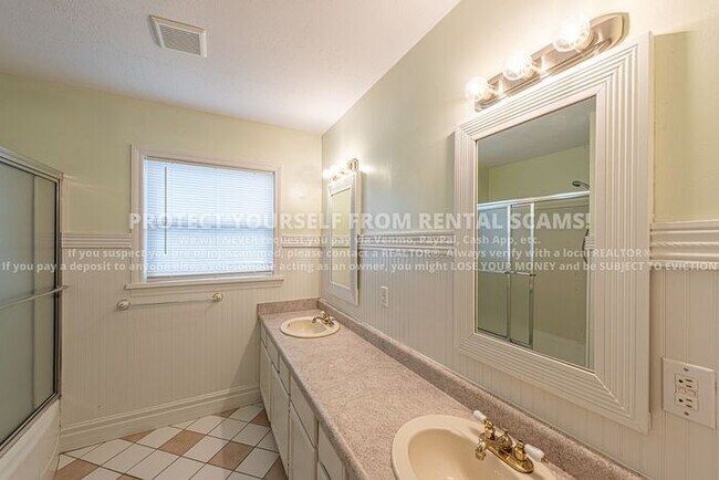 Building Photo - 1013 N Vandeventer Ave