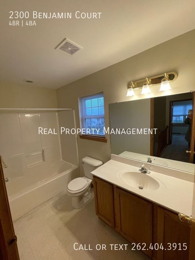 Building Photo - 2300 Benjamin Ct