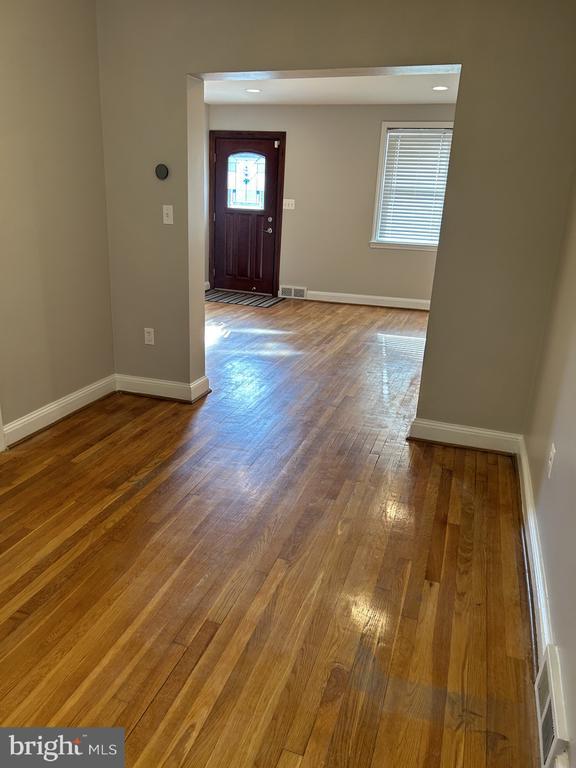 Building Photo - 1728 Redwood Ave