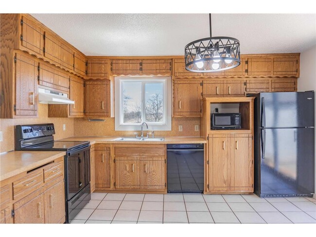 Building Photo - 5690 County Rd 10