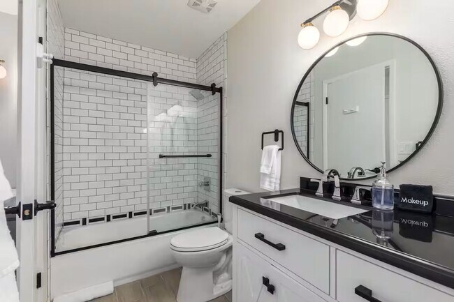 Building Photo - Heart of Old Town Scottsdale 2 bedroom 2.5 bathroom!