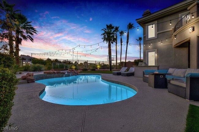 Building Photo - 729 Pinnacle Heights Ln