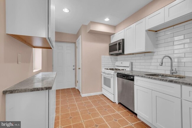 Building Photo - 1007 E Preston St