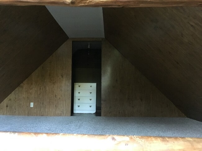 Building Photo - 875 Main St