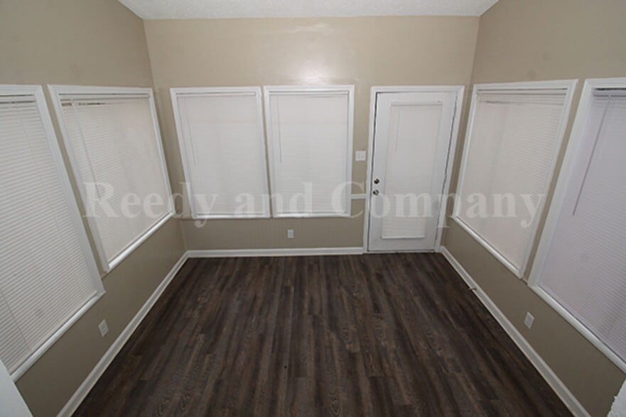 Building Photo - 1023 Waring Rd