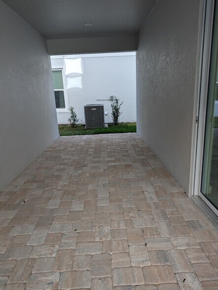 Building Photo - 1967 Iorio St